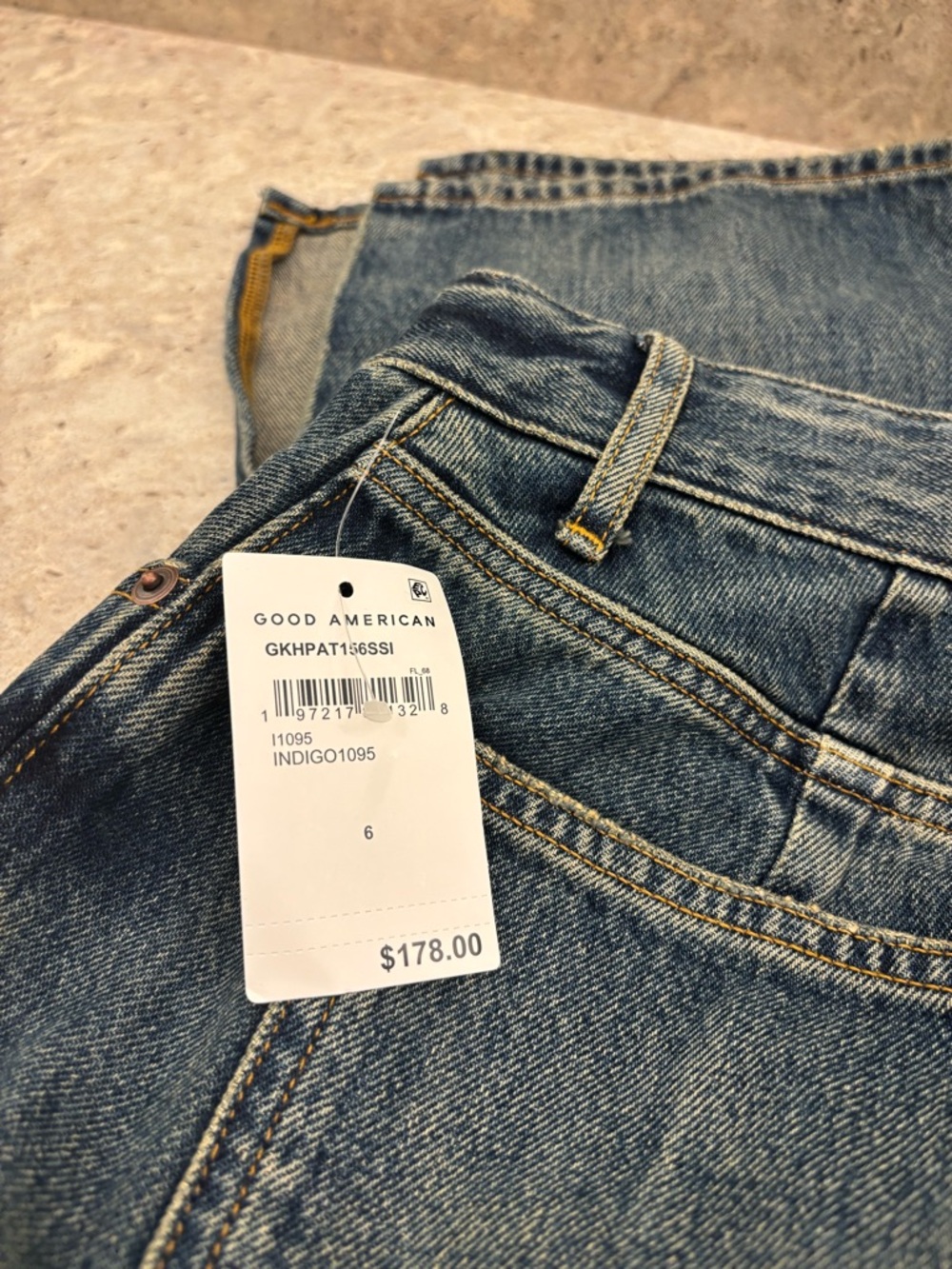 Good American Khloe Jeans - Picture 8 of 10